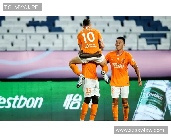 重庆足球队在全国锦标赛中以90分稳居积分榜首位展现强劲实力